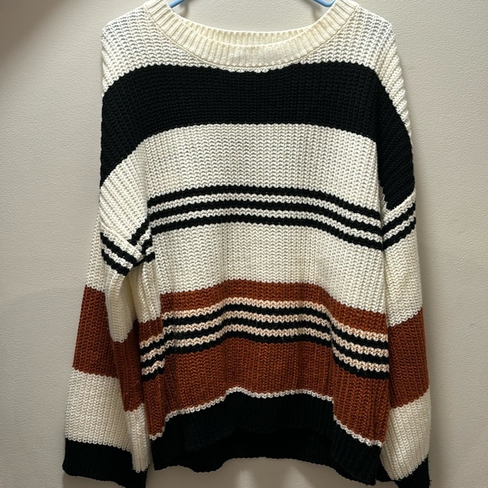 Color block crew neck sweater